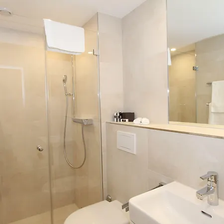 - Forchstrasse * ציריך