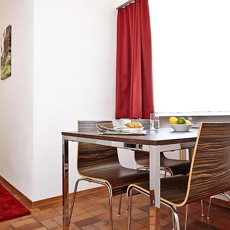 - Forchstrasse דירה