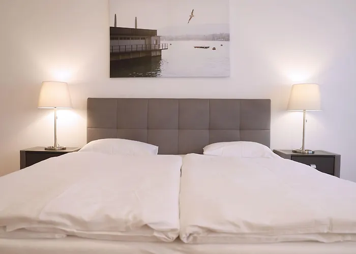 - Forchstrasse Apartment *